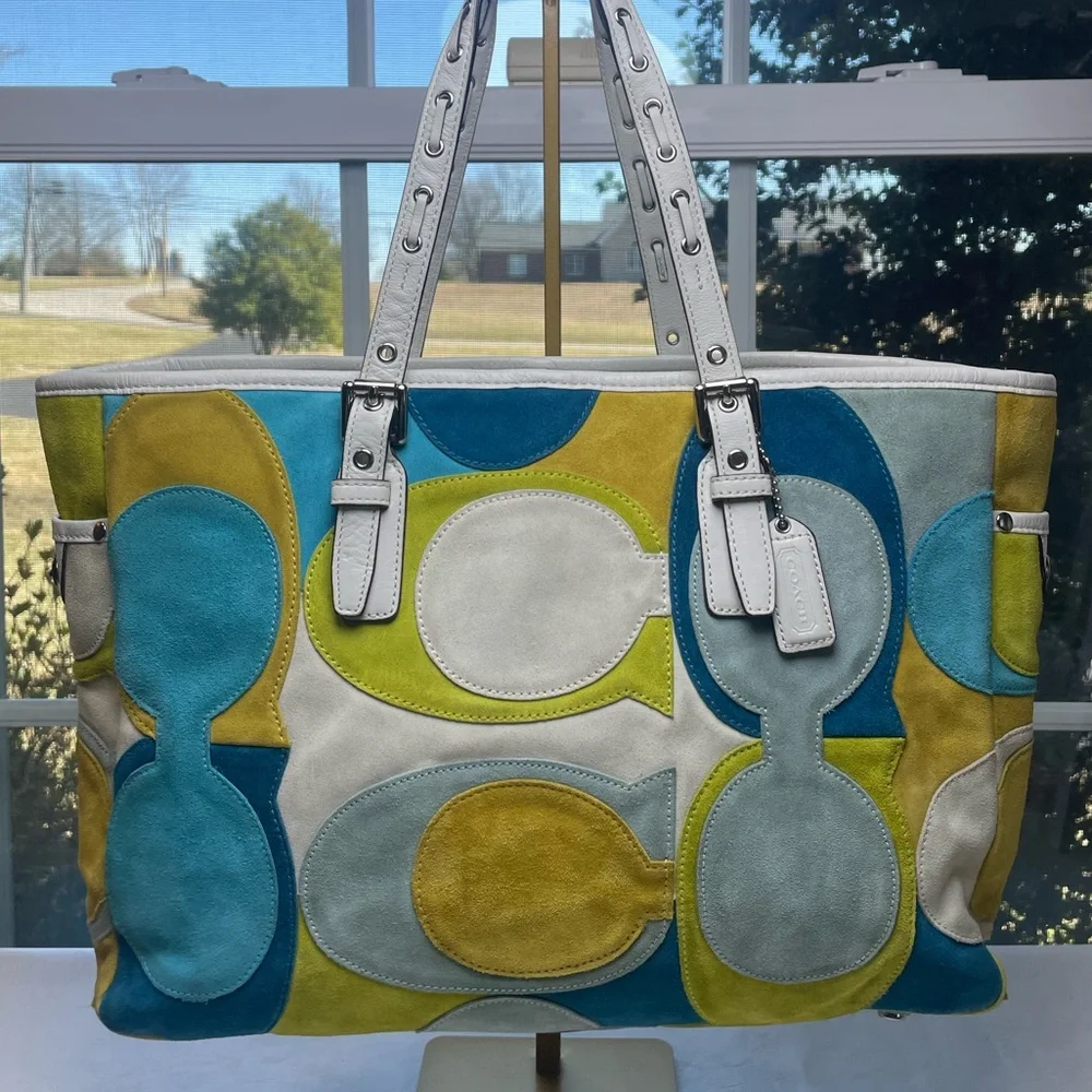 Coach Limited Edition Optic Signature C Suede Tote 🫐 🍋‍🟩 - Picture 3 of 17
